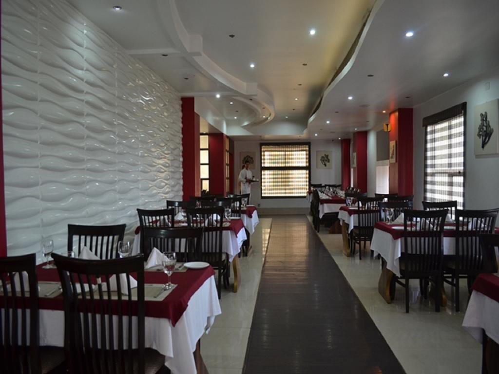 Hotel Rajdhani Regency Guwahati Exterior foto